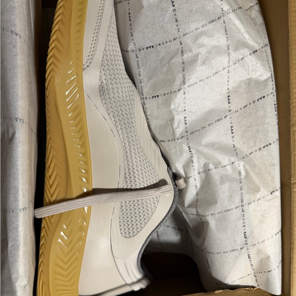 R.A.D One V-1 silver gum men’s 13 BNIB